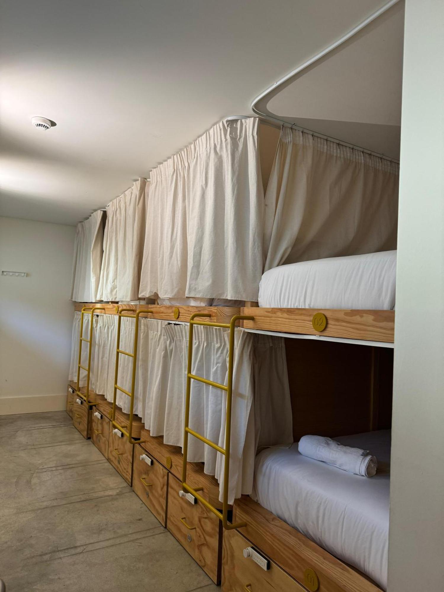 Surf & Sea Suites Parede Extérieur photo